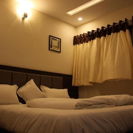 Hotel Royal Pride Ahmedabad Extérieur photo