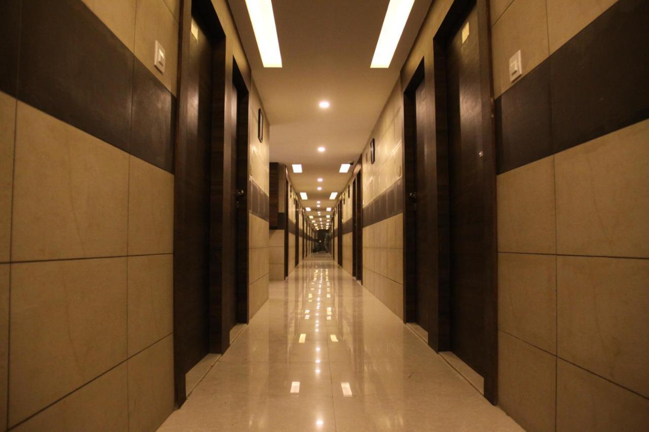 Hotel Royal Pride Ahmedabad Extérieur photo
