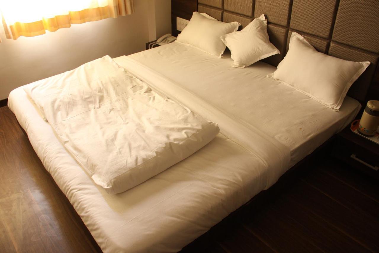 Hotel Royal Pride Ahmedabad Extérieur photo
